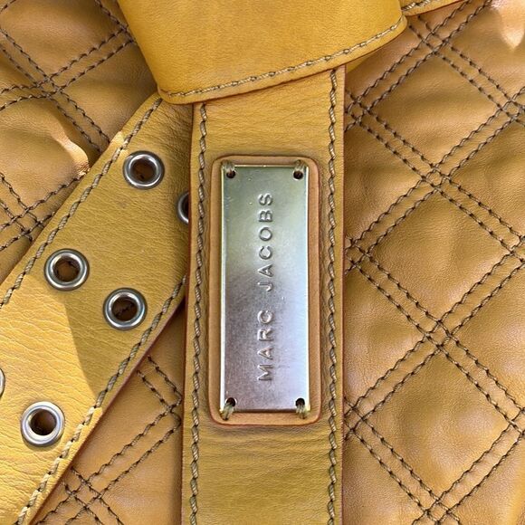 MARC JACOBS RARE mustard yellow calfskin quilted leather shoulder purse. - Picture 2 of 16